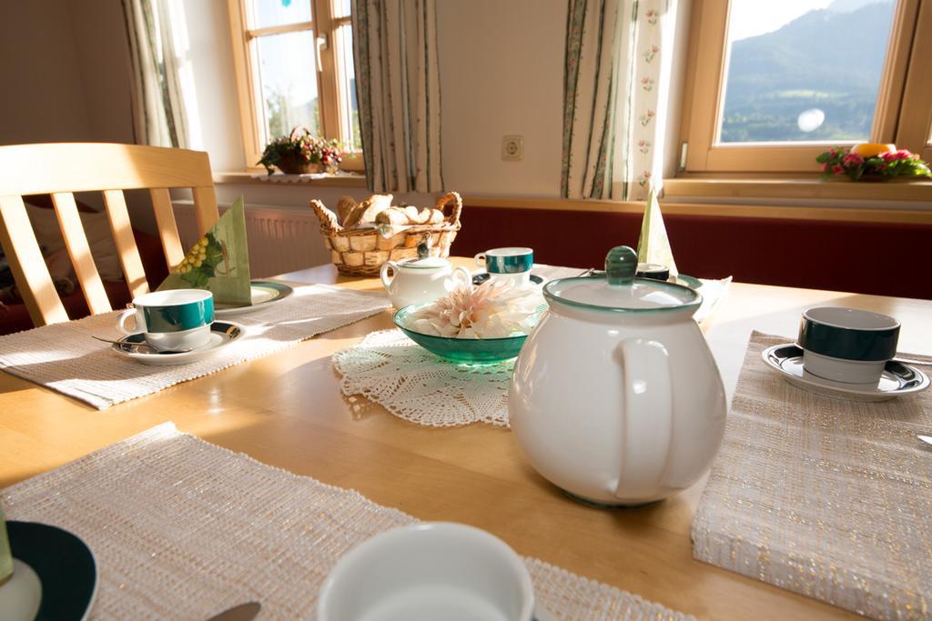 Bio-Bauernhof Einberghof Apartment Pfarrwerfen Exterior foto