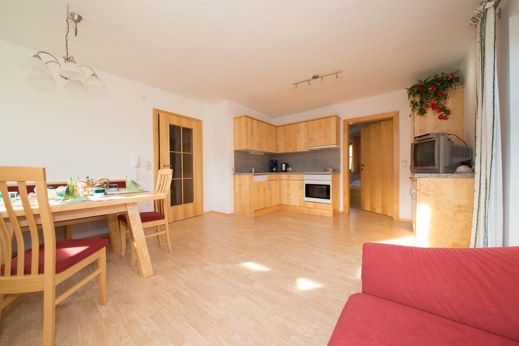 Bio-Bauernhof Einberghof Apartment Pfarrwerfen Cameră foto